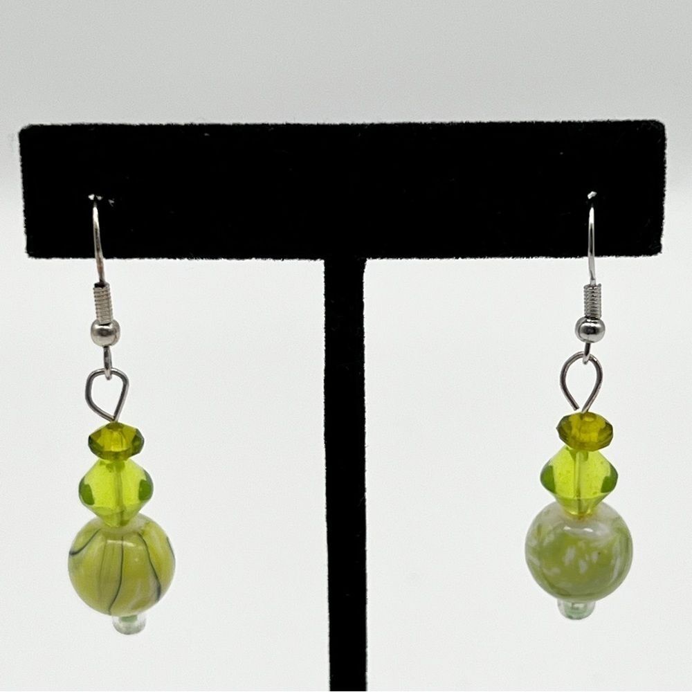 NEW Artisan Swirl Lime Green Glass Bead Hook Pierced Dangle Drop Earrings 2” - Picture 5 of 5